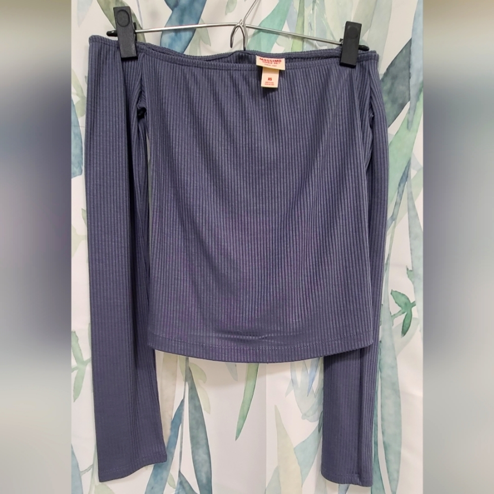 Long sleeve short ribbed shirt
